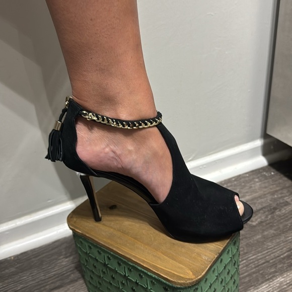 White House Black Market Black Heels with Open Toe Design and Textured Fabric - Picture 6 of 10